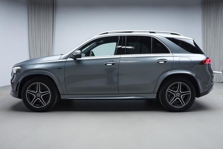 Grå Mercedes GLE350 de fra 2020