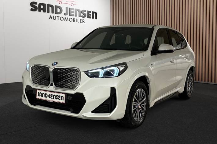Hvid BMW iX1 fra 2024