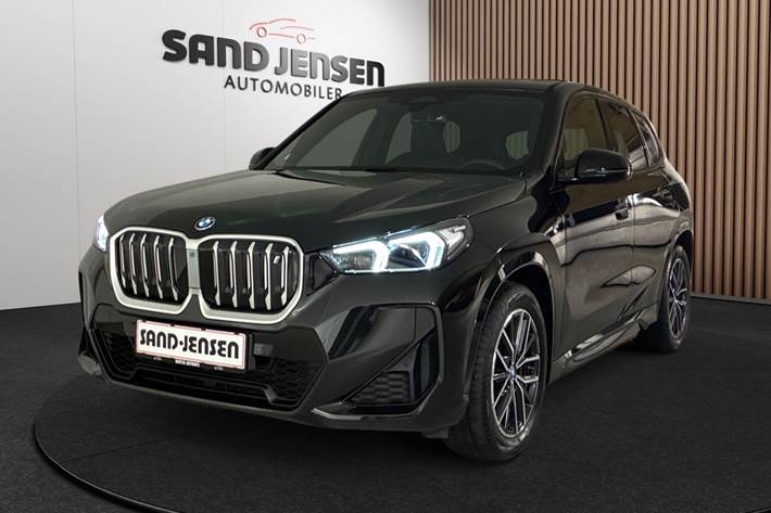 Sort BMW iX1 fra 2024