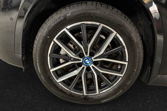 Sort BMW iX1 fra 2024