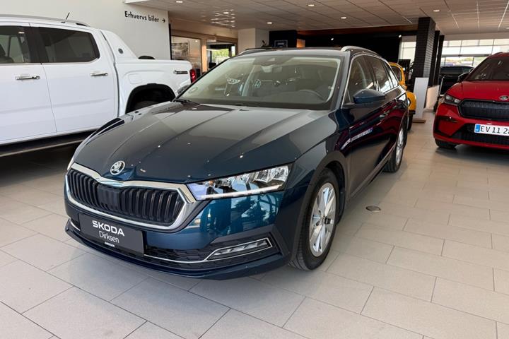 Blå Skoda Octavia fra 2022