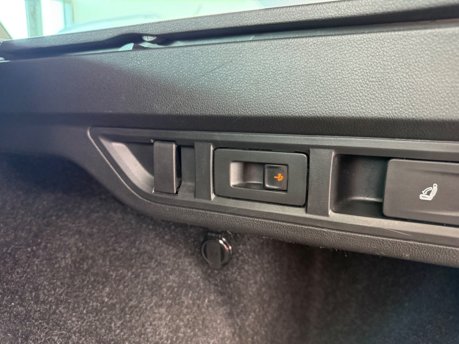 Blå Skoda Octavia fra 2022