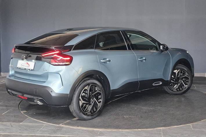 Blå Citroën C4 fra 2021