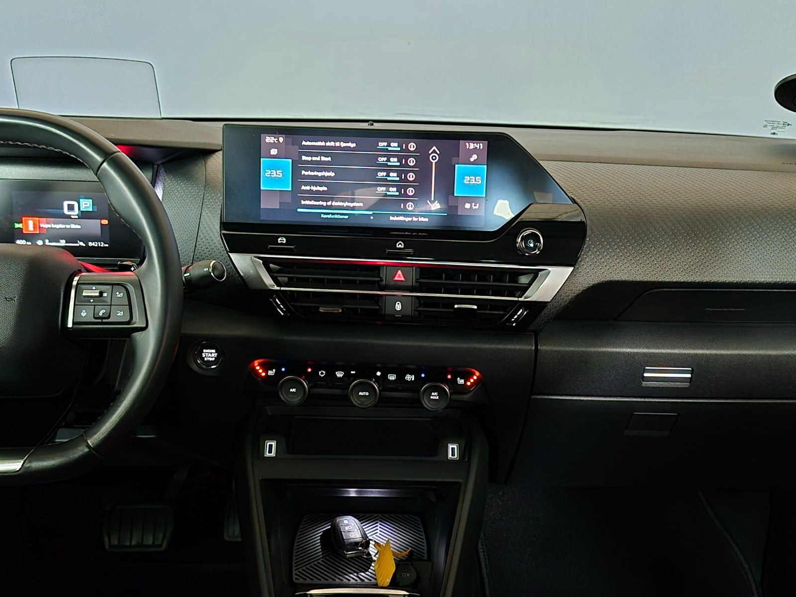 Blå Citroën C4 fra 2021