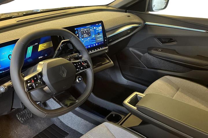 Sort Renault Megane E-Tech fra 2026