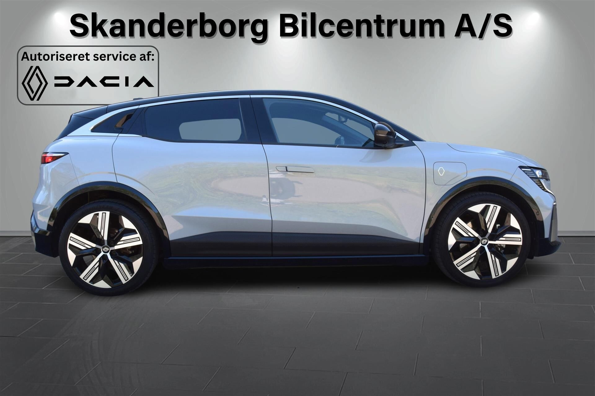 Grå Renault Mégane fra 2024