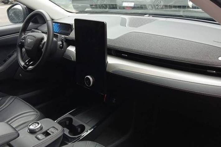 Sort Ford Mustang Mach-E fra 2024