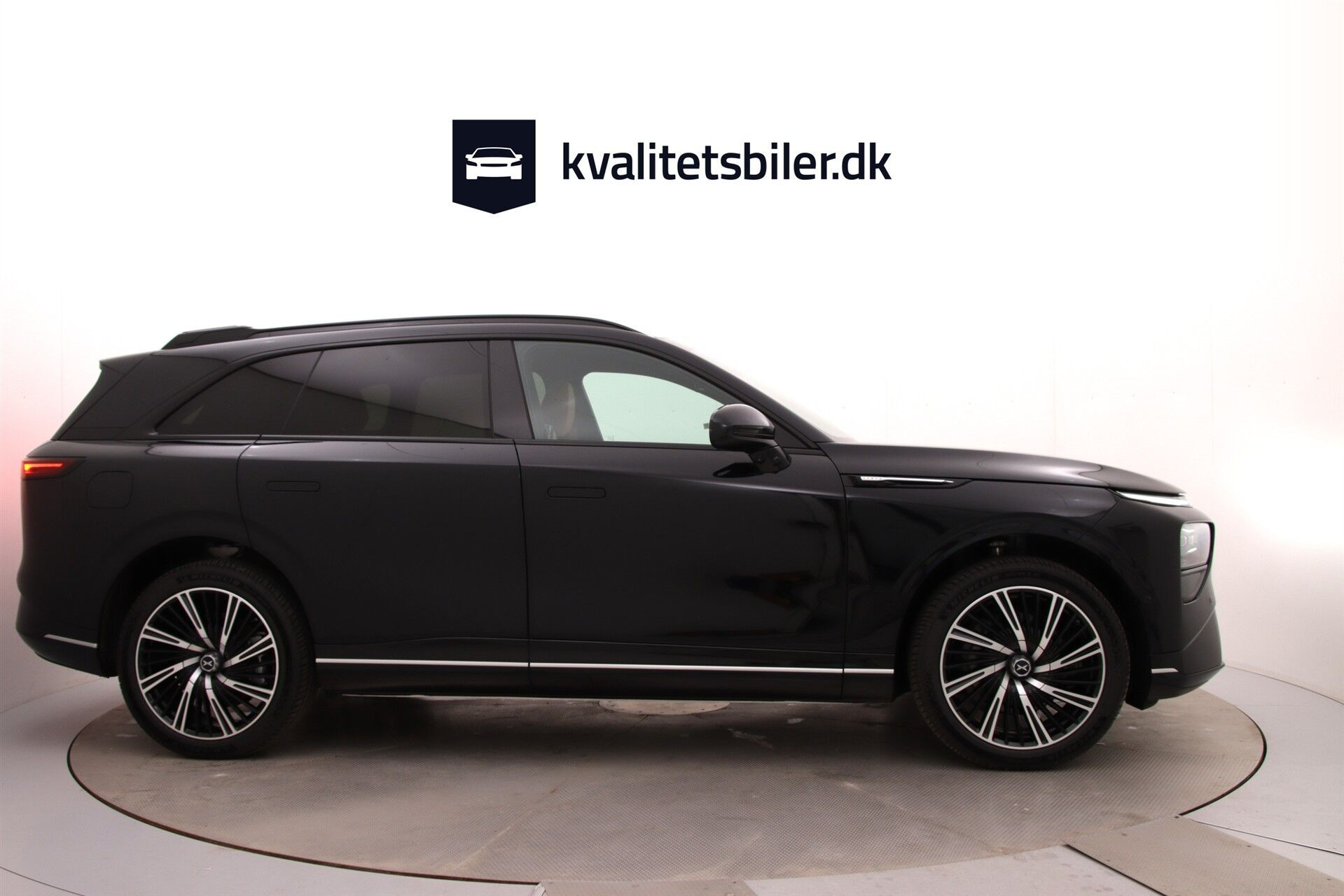 Sort Xpeng G9 fra 2026