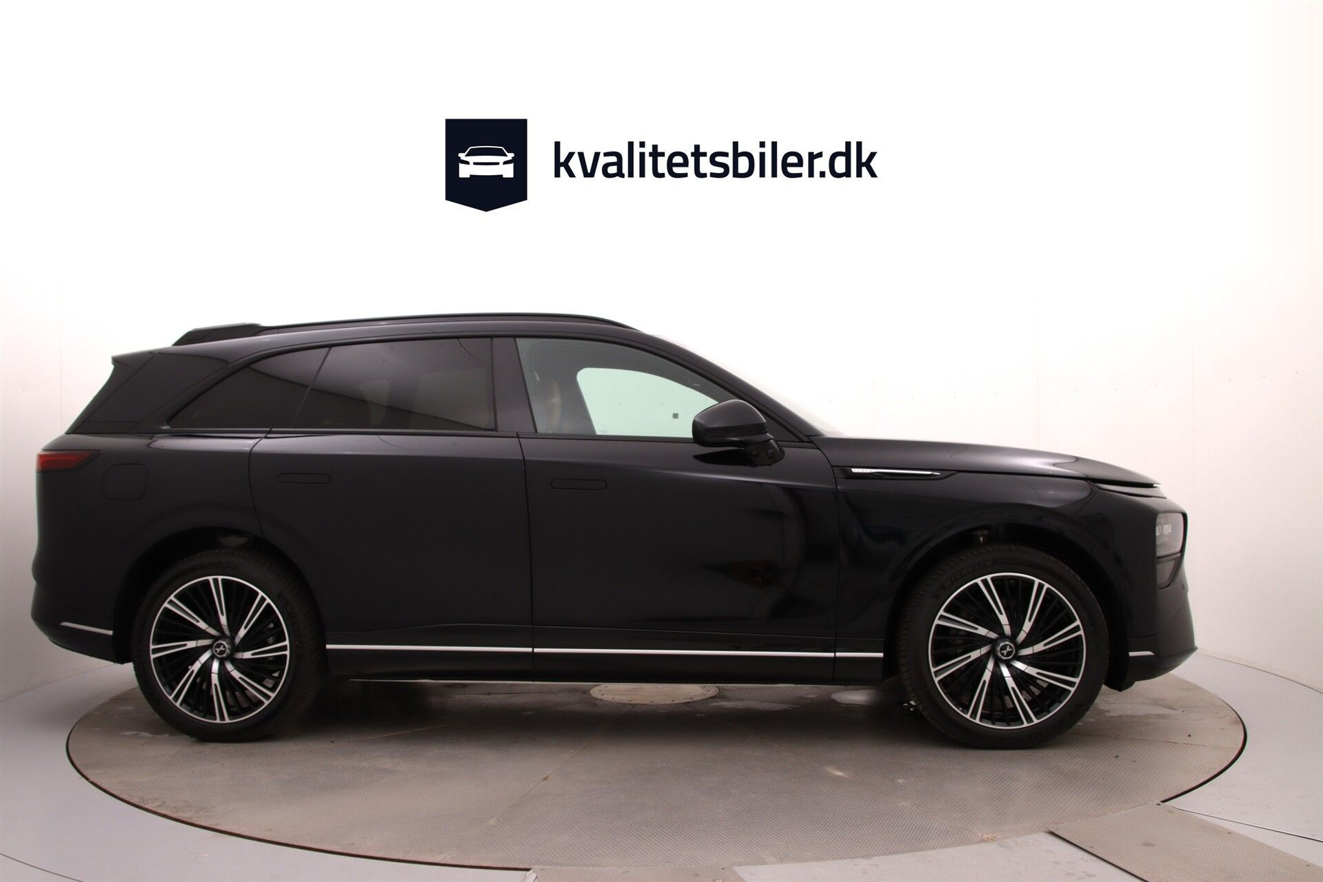 Sort Xpeng G9 fra 2026