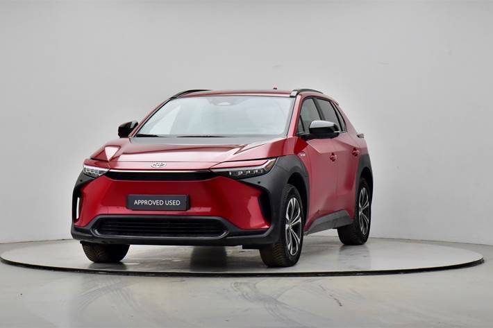Rød Toyota BZ4X fra 2023