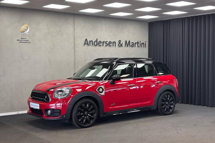 Rød Mini Countryman fra 2019 set udefra