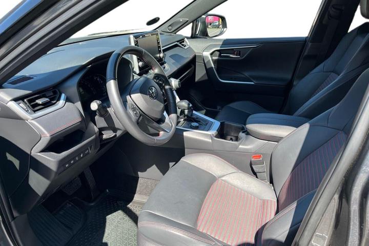 Grå Toyota RAV4 Plug-in fra 2022