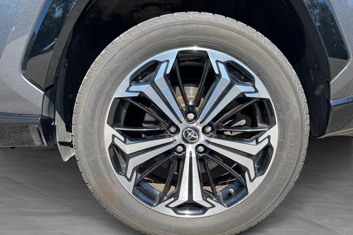 Grå Toyota RAV4 Plug-in fra 2022