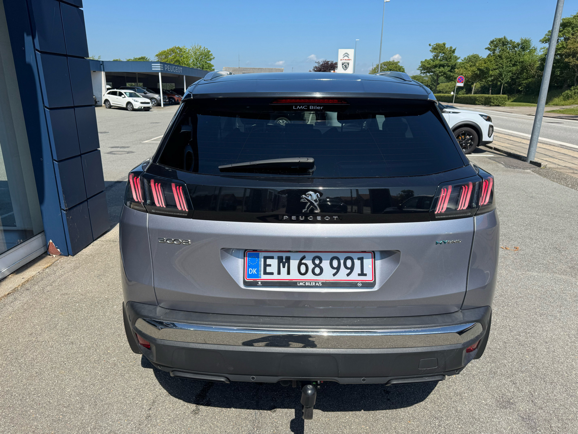 Grå Peugeot 3008 fra 2021