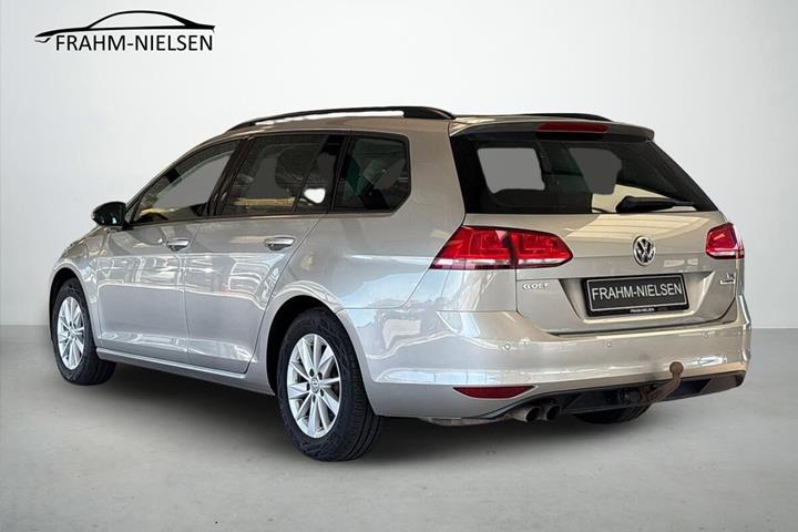 Grå VW Golf fra 2016