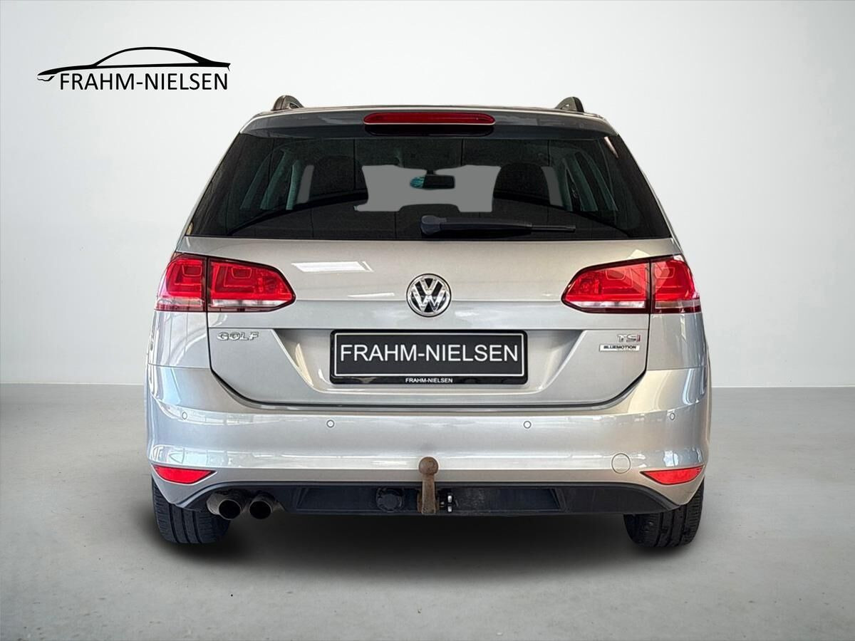 Grå VW Golf fra 2016
