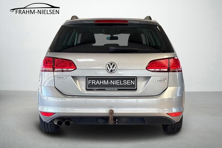 Grå VW Golf fra 2016