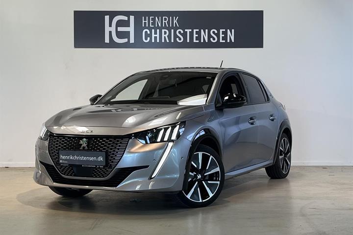 Grå Peugeot e-208 fra 2023 set udefra