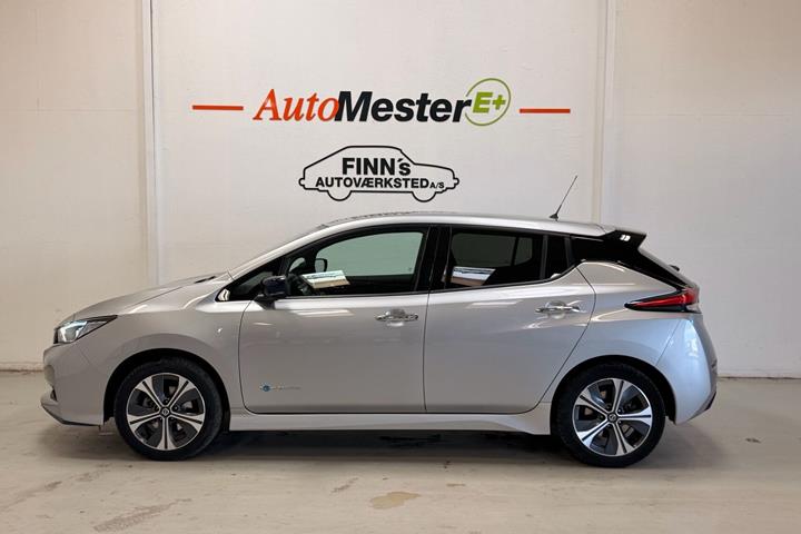 Sølv Nissan Leaf fra 2020