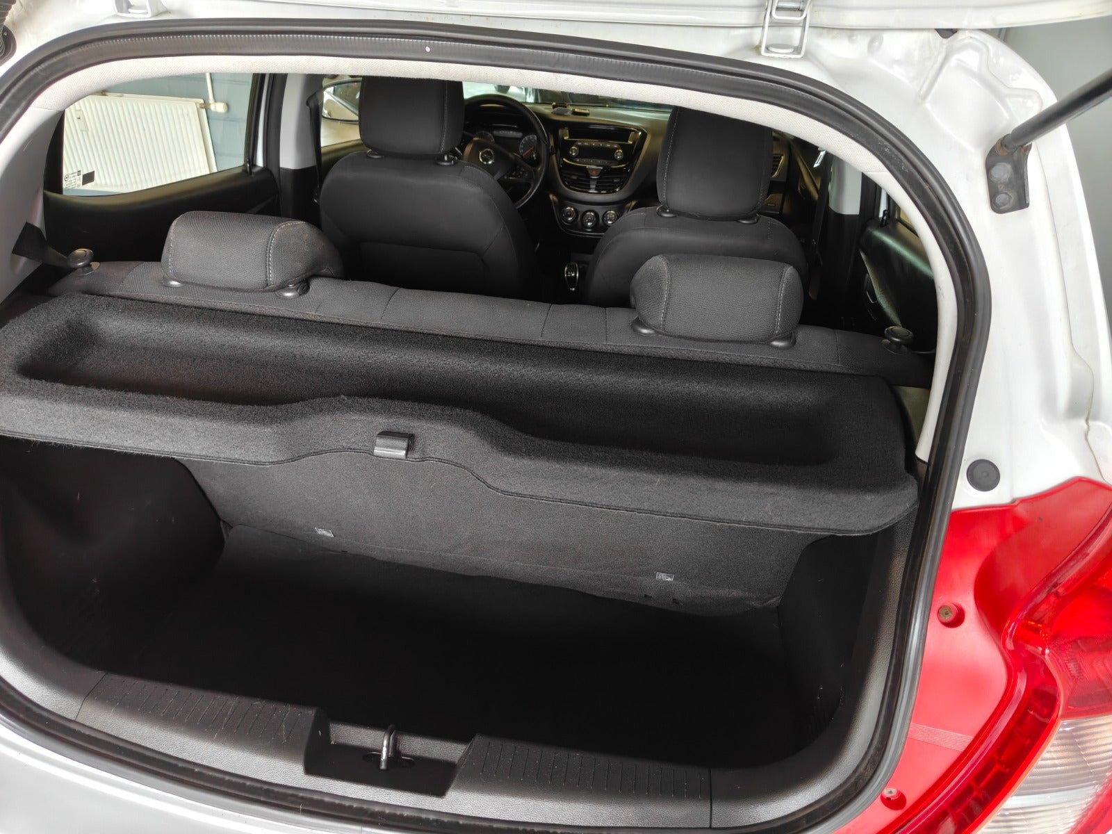 Gul Opel Karl fra 2016