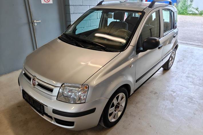 Gul Fiat Panda fra 2010