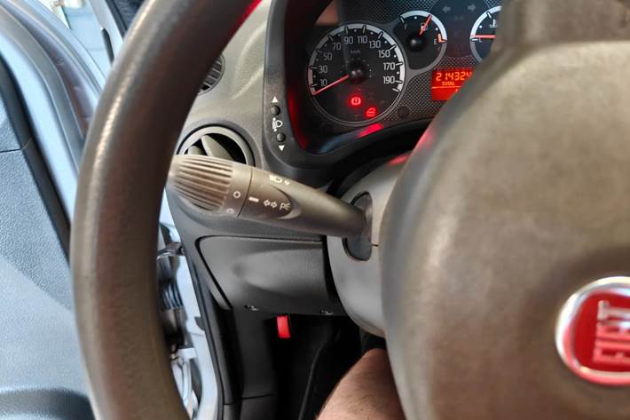Gul Fiat Panda fra 2010