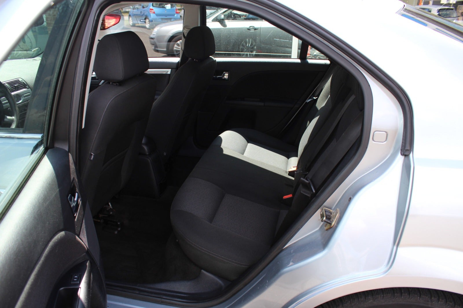Grå Ford Mondeo fra 2007