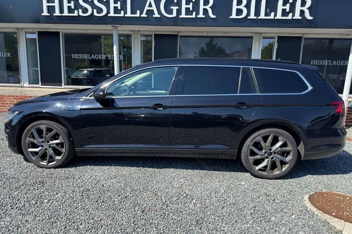Sort VW Passat fra 2017