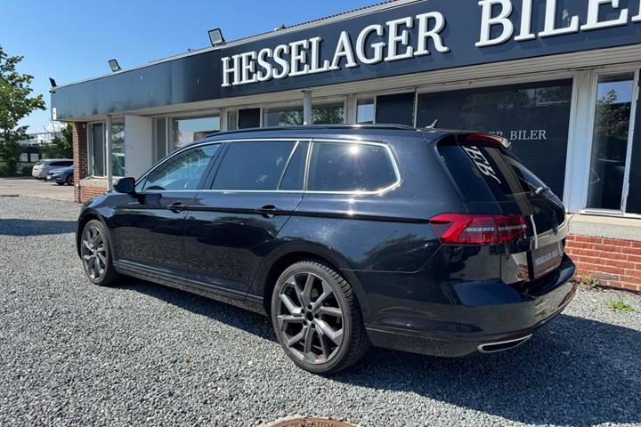 Sort VW Passat fra 2017