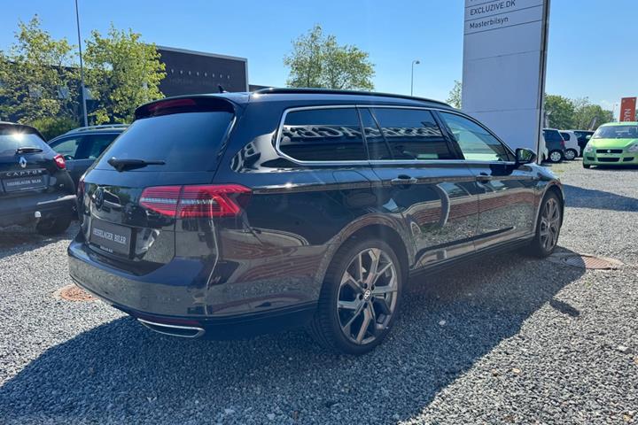 Sort VW Passat fra 2017