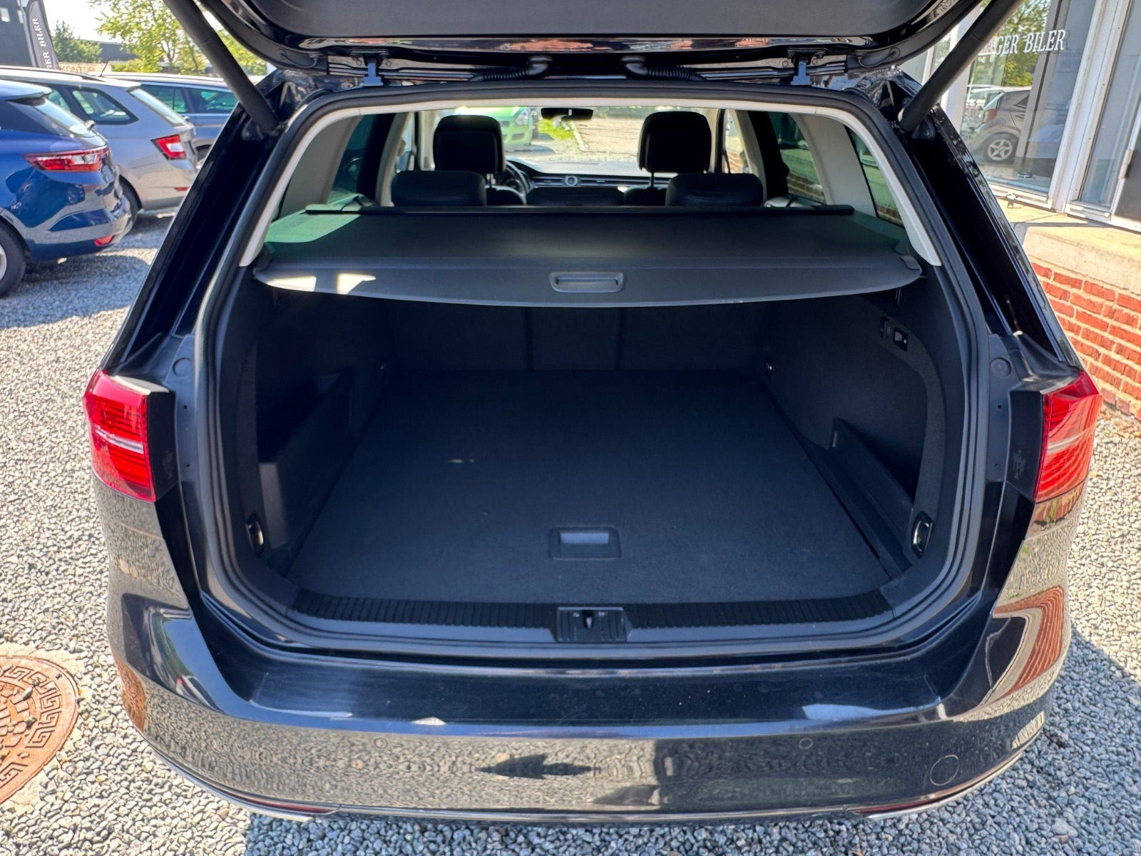 Sort VW Passat fra 2017