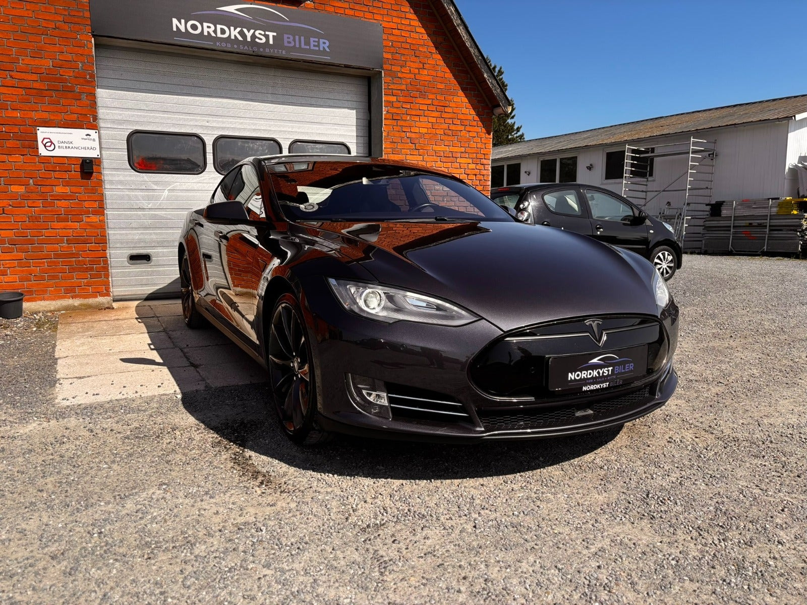 Grå Tesla Model S fra 2015