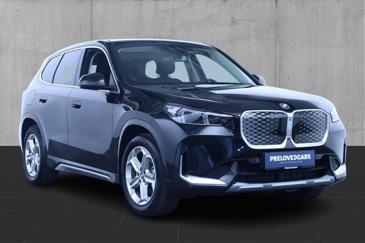 Sort BMW iX1 fra 2025