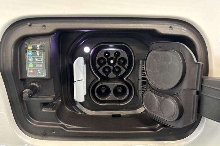 Hvid BMW iX3 fra 2023