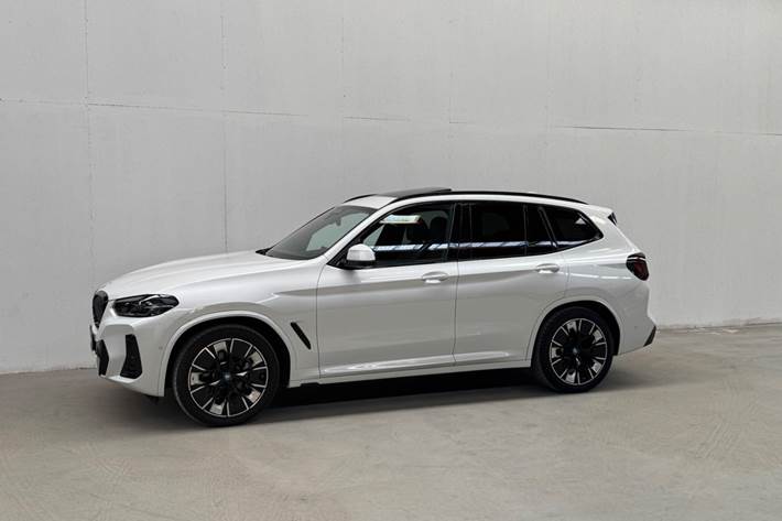 Hvid BMW iX3 fra 2022