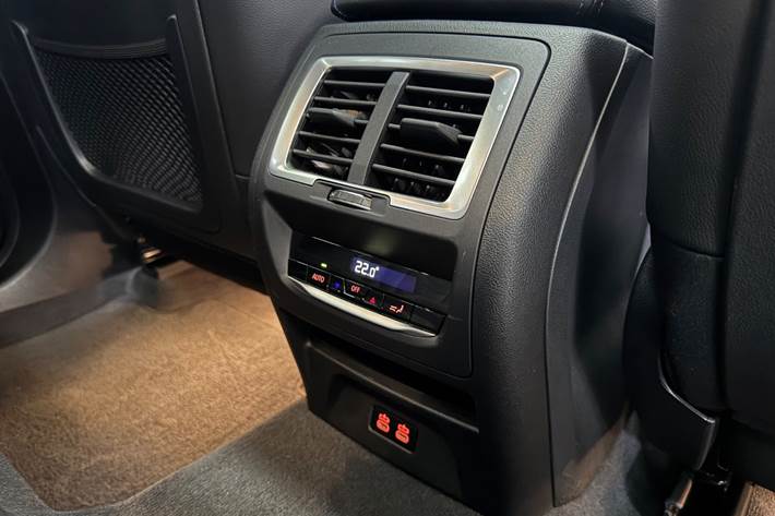 Hvid BMW iX3 fra 2022