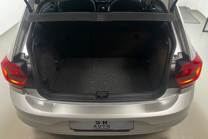 Sølv VW Polo fra 2019