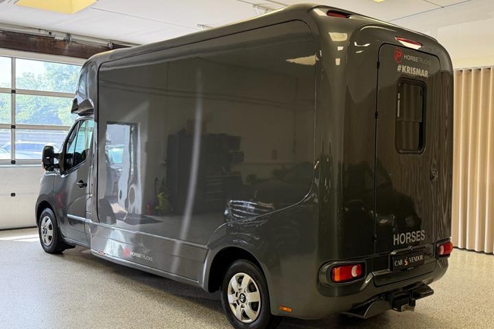 Grå Renault Master III T35 fra 2019