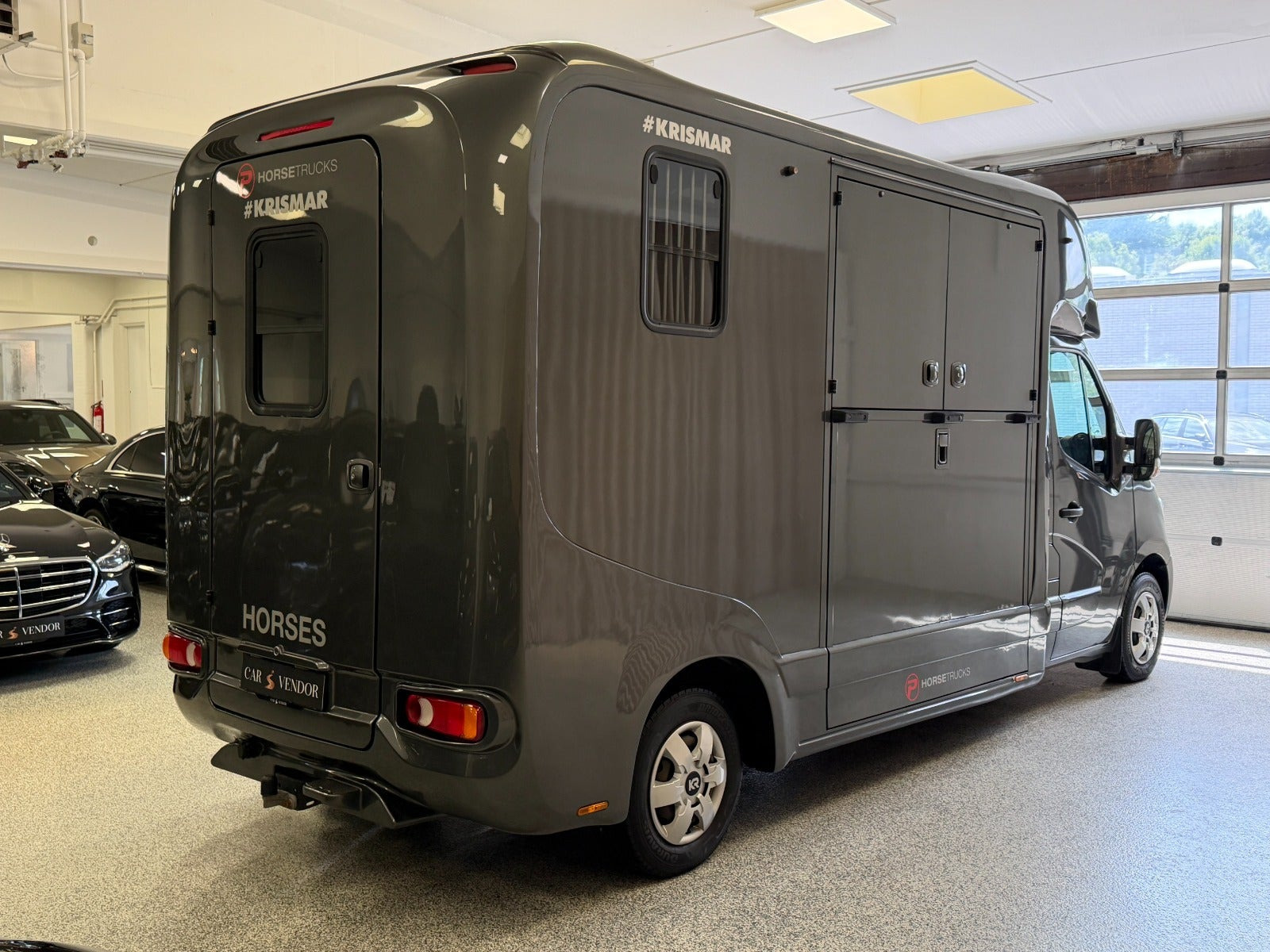 Grå Renault Master III T35 fra 2019