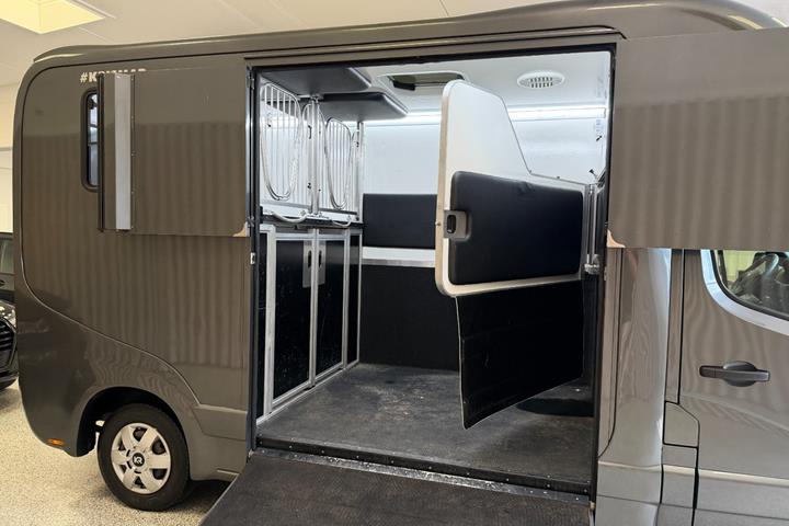 Grå Renault Master III T35 fra 2019