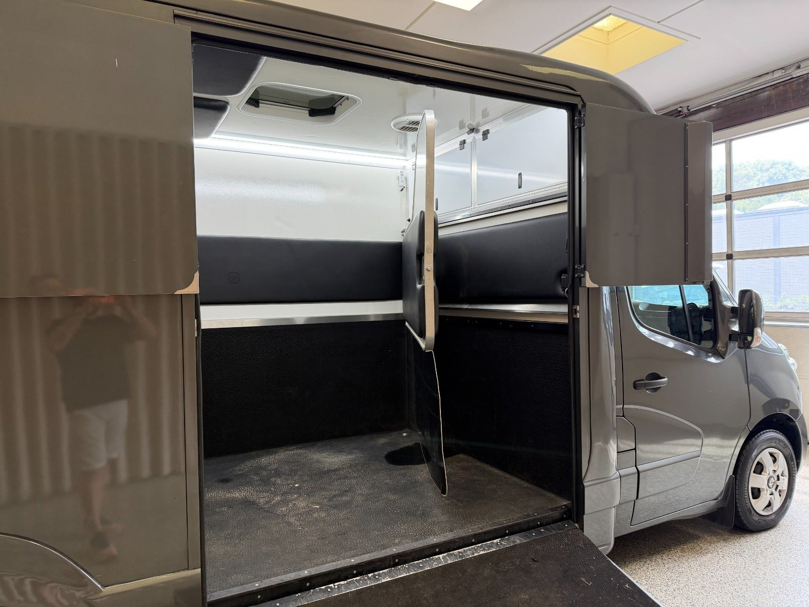 Grå Renault Master III T35 fra 2019