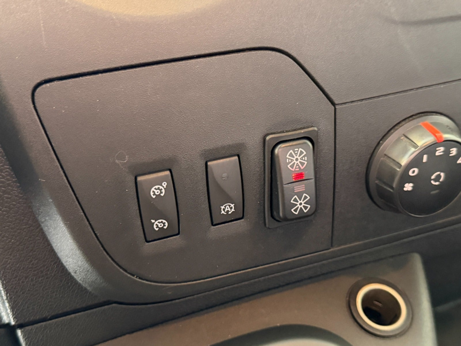 Grå Renault Master III T35 fra 2019