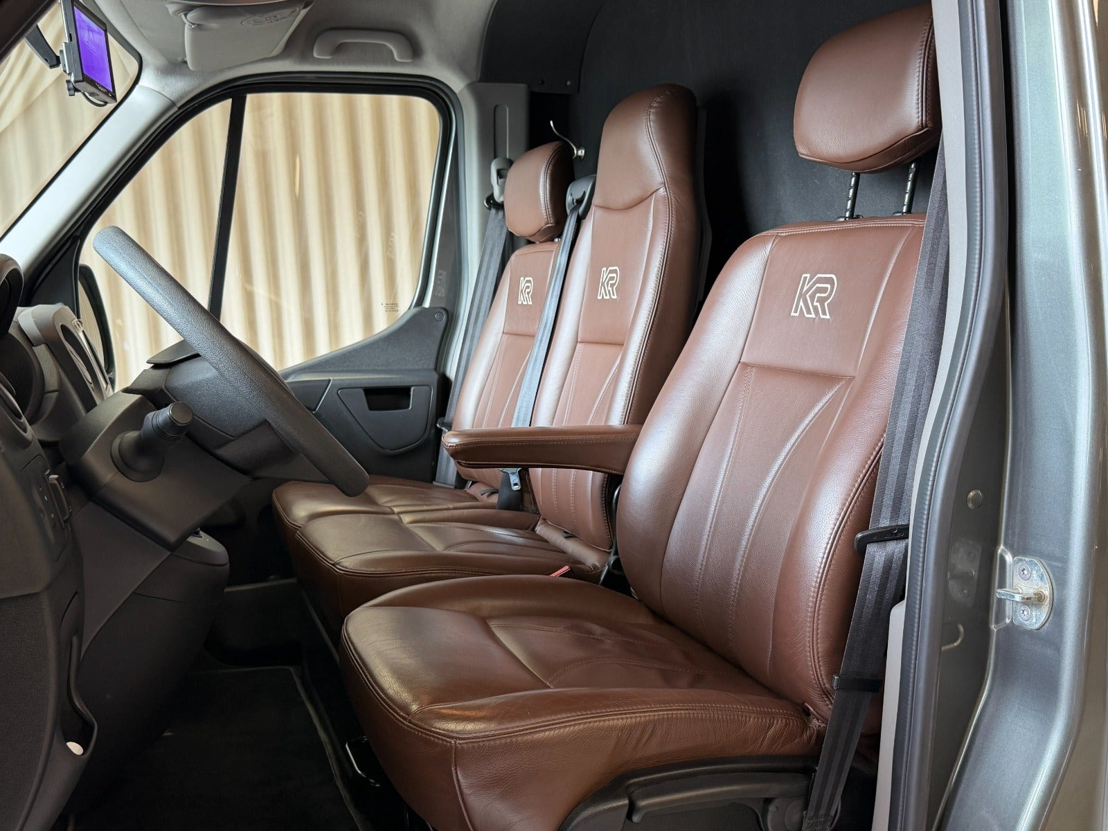 Grå Renault Master III T35 fra 2019