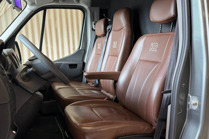 Grå Renault Master III T35 fra 2019