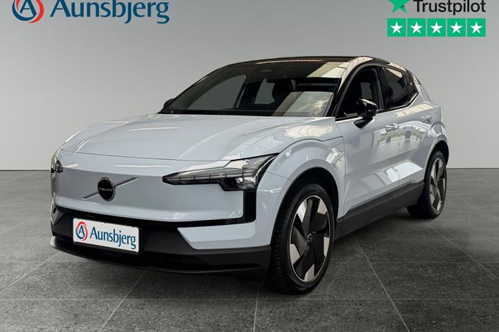 Blå Volvo EX30 fra 2025 set udefra