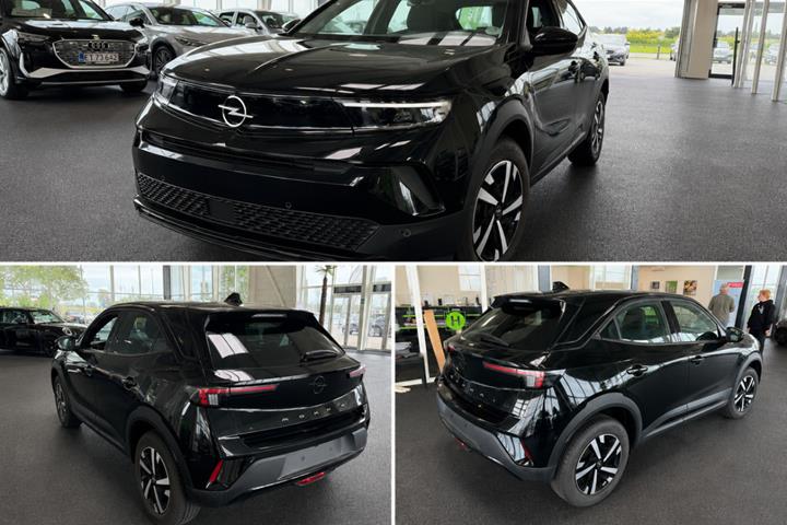 Sort Opel Mokka-e fra 2024 set udefra
