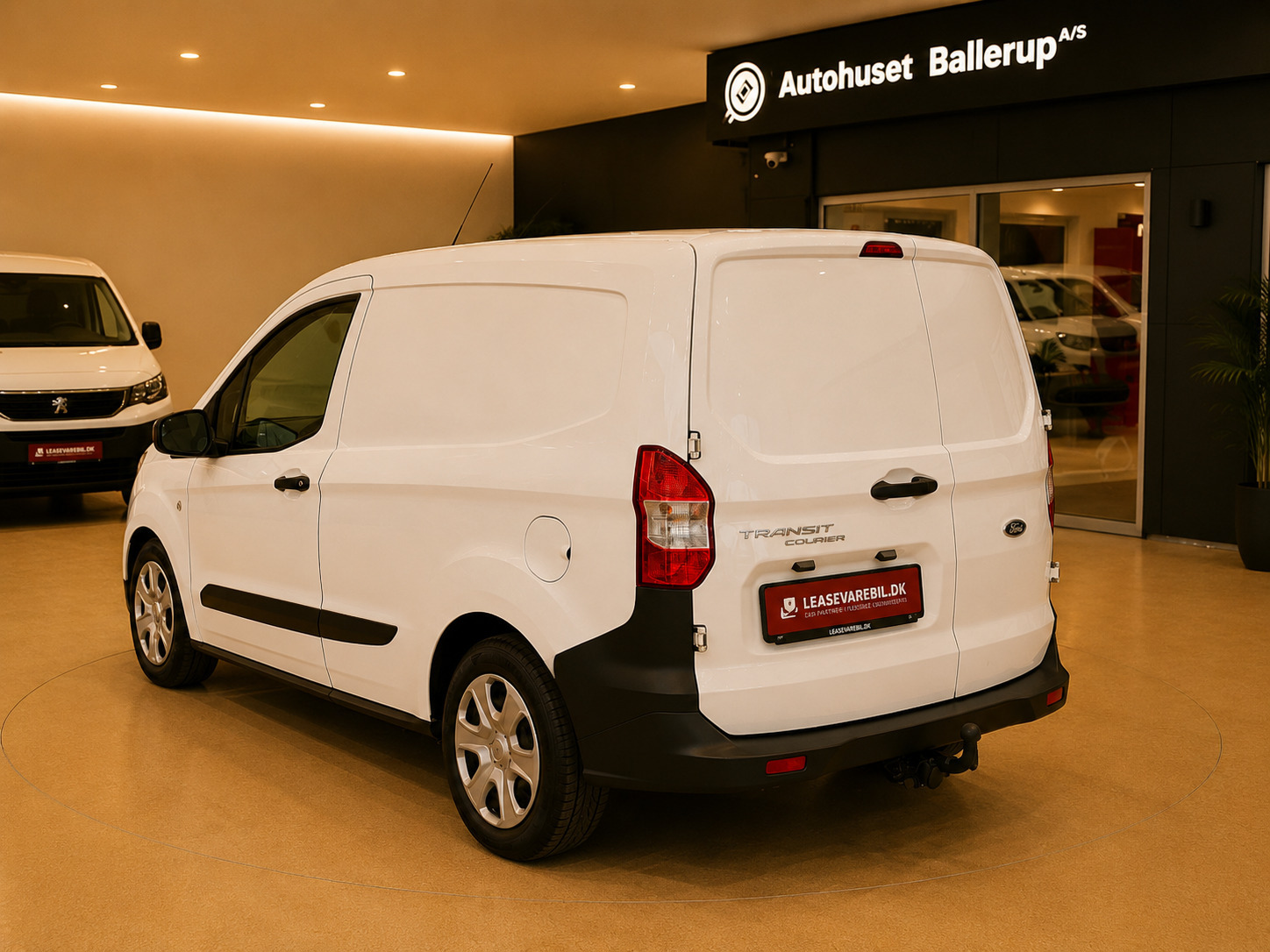 Hvid Ford Transit Courier fra 2021