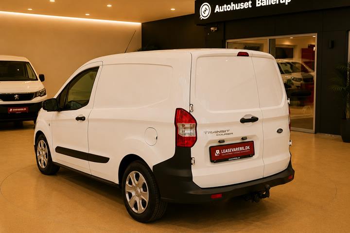 Hvid Ford Transit Courier fra 2021