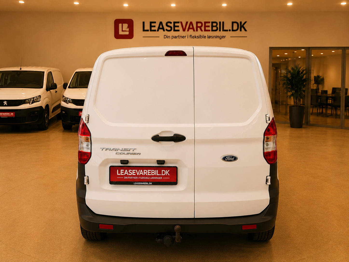 Hvid Ford Transit Courier fra 2021