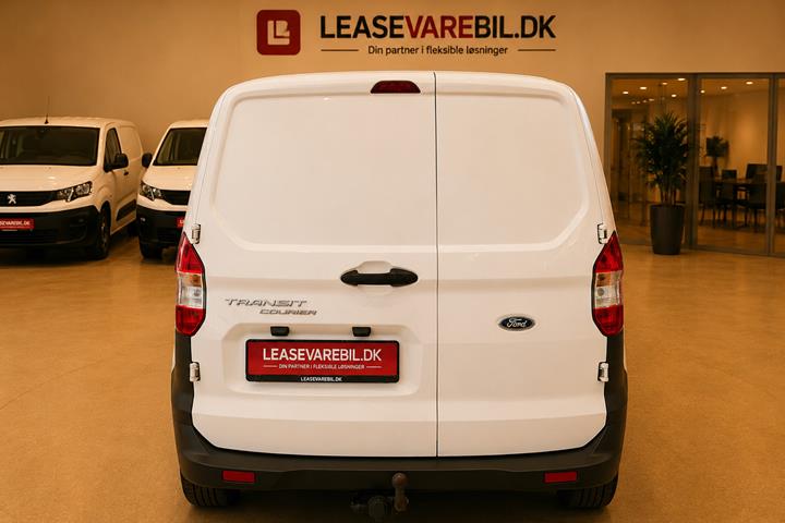Hvid Ford Transit Courier fra 2021